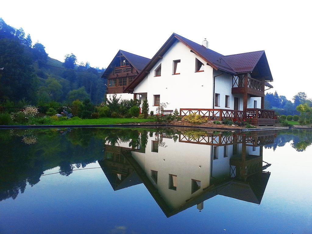 Gallery Of Mountains Holiday Home Yasinya Extérieur photo