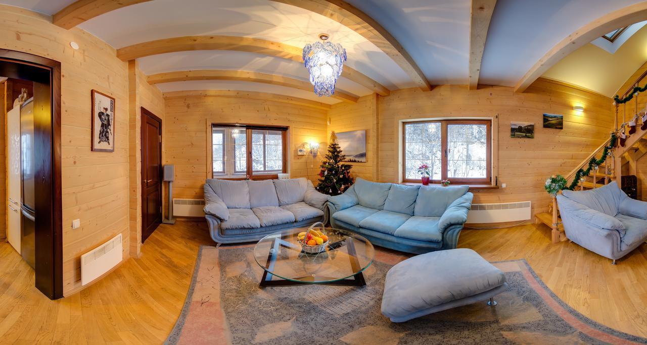 Gallery Of Mountains Holiday Home Yasinya Extérieur photo